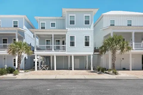 Bay Side 4 Bedroom Home by RedAwning