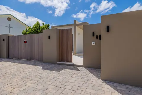 New Designer Villa King Beds Pool Near Beach