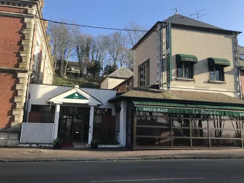 HOTEL LA POULARDE
