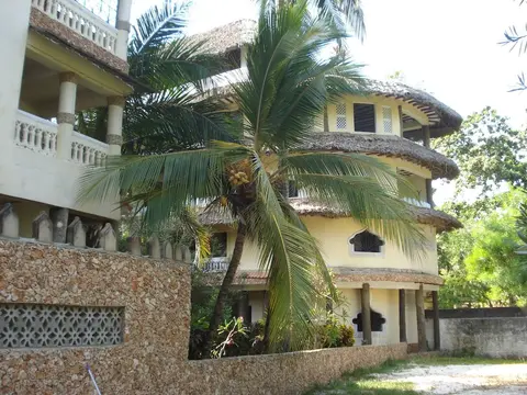 Coconut Beach Apartments