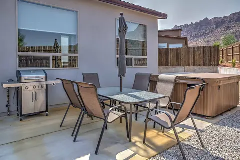 Upscale Moab Home w/ Red Rock Views & Hot Tub