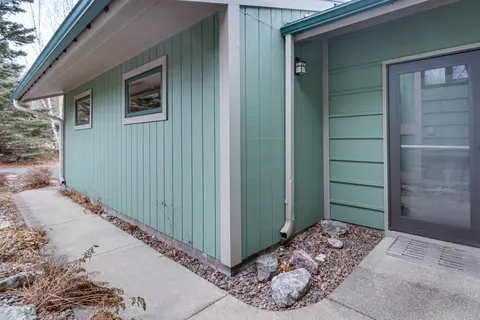 Ski, Hike, Bike, Relax: Tofte Townhome w/ Deck!