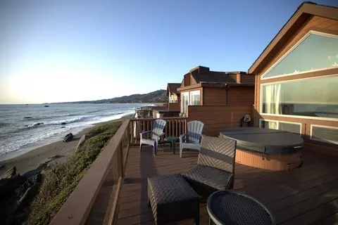 Ocean Front Cabin 14 w Jacuzzi Gorgeous Views