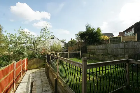 3 Bedroom Holiday Home With River Views