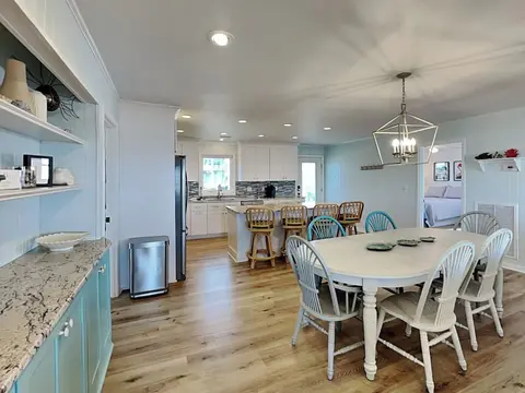 Polly's Place by Topsail Realty