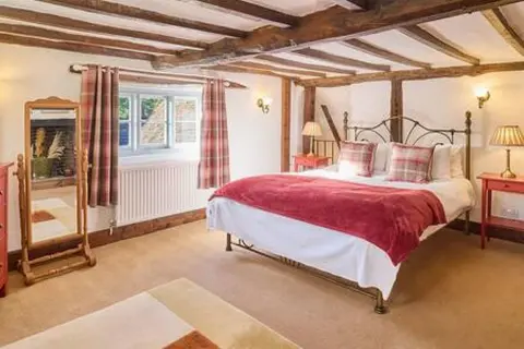 Host Stay Bere Cottage