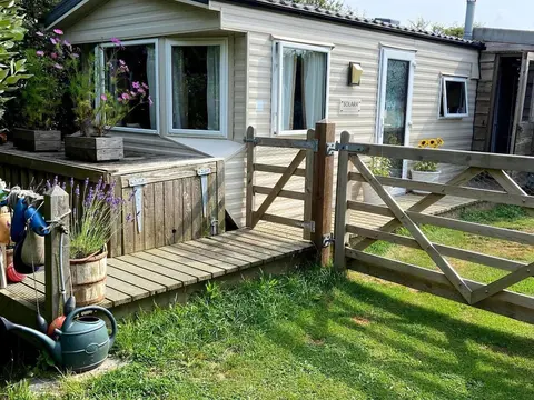 Cosy, Quiet Static Caravan, Mawgan Porth, St Eval