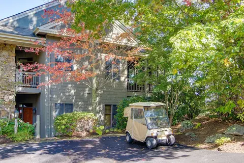 Mtn-view Condo w/ Screened Porch in Burnsville!