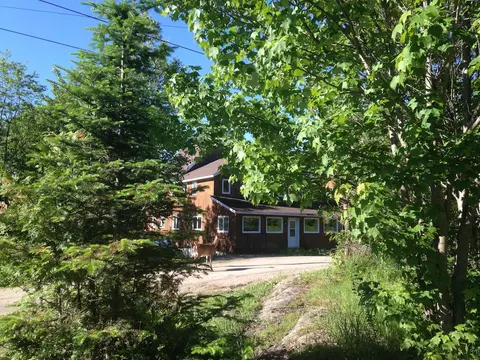 Warbler's Roost Country Inn B&B