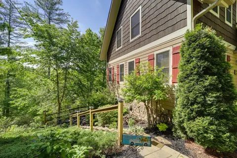 West Jefferson Vacation Rental Near River