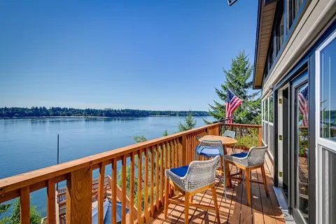 Private Beach at Waterfront Harstine Island Escape
