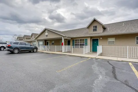 Relax Fireside! Peaceful Escape Near Branson Strip