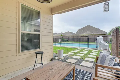 Modern Houston Home w/ Patio: 12 Mi to Downtown!