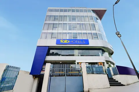 Fabhotel Wr Grand I