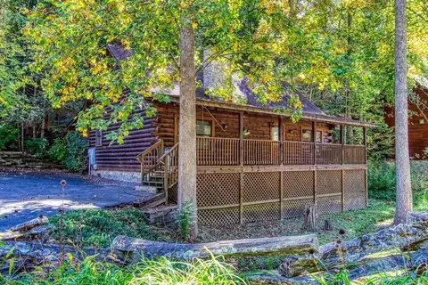 Er204 - Dream Catcher Great Location! - Close To Town! 2 Bedroom Cabin by RedAwning