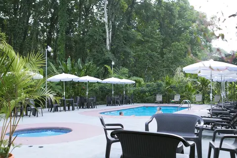 Hotel La Isla Inn