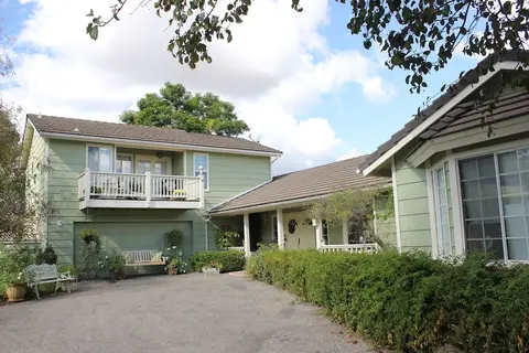 Sandra D's Country Guest House