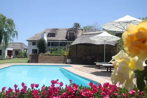 Acara Guest Cottages