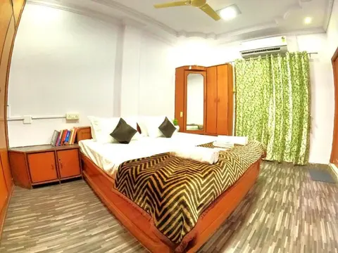 Hotel Nomadic