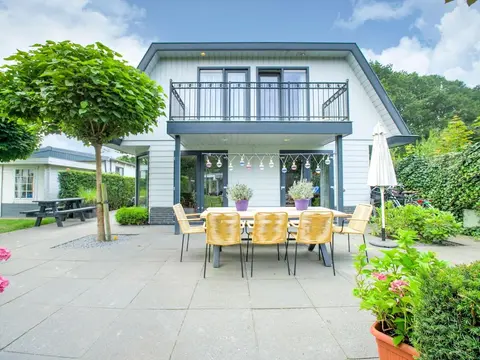 Wonderful Holiday Home nearby Efteling with Private Heated Pool & Hot Tub