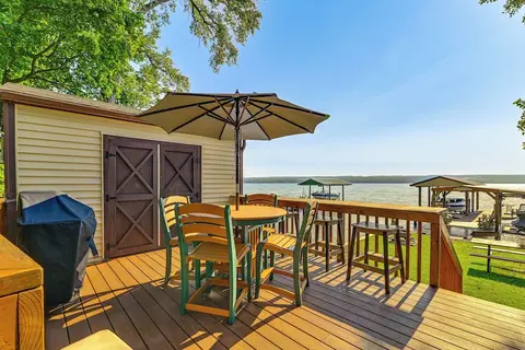 Seneca Lake House: Private Dock + Fire Pit!