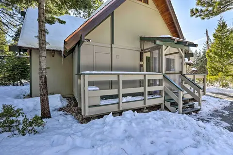 2 Mi to Skylandia Beach: Tahoe City Home w/ Deck