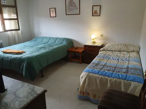 Room-triple Room in Chalet in Toledo