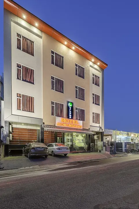 Hotel Aroma Residency