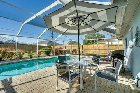 7 Mi to Beaches: Pet-friendly Cape Coral Home