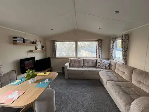 Stunning 8 Berth Caravan in Poole