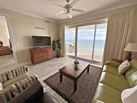 Regency Isle 704