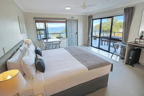 Whangaparaoa Lodge Motel
