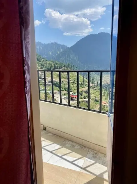 Sun Shine Hotel and Restaurant