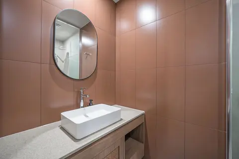 Giant Hotel