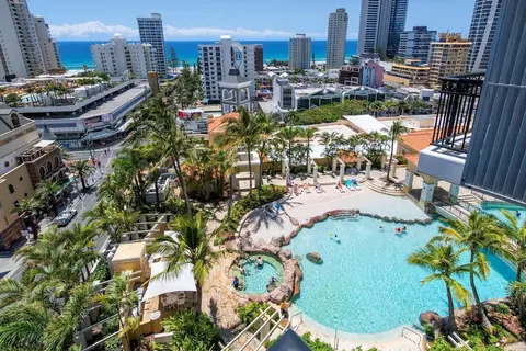 Resort Style Chevron Apartments