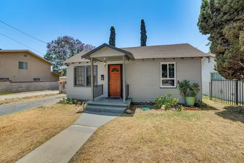 3 Mi to Airport: Pet-friendly Home in Ontario Home