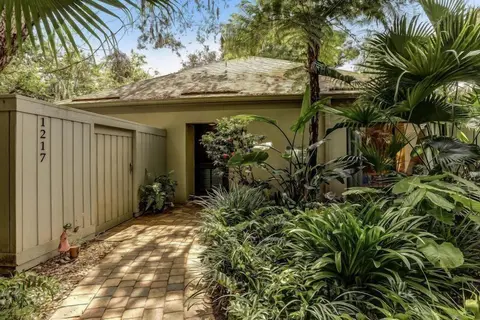 1217 Lagoon Villas