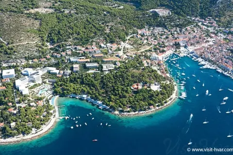 Apartments Nina Hvar town