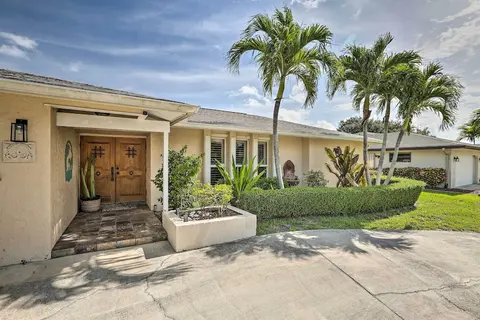 Private Pool + Covered Patio: Cape Coral Haven!