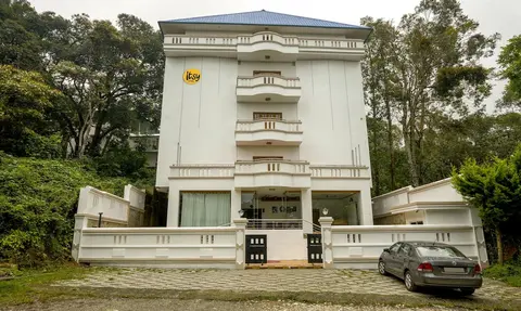 Itsy Hotels Classiyo Munnar Crown Resorts