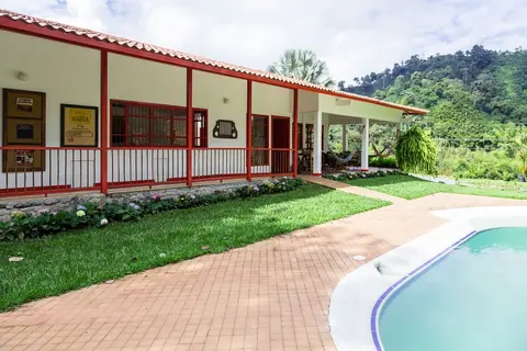 Hacienda Venecia Main House & Coffee Lodge