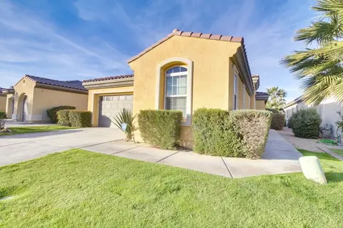 2 Mi to Empire Polo Club: Indio Home w/ Fireplace!