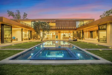 Oak Pass Manor: Indoor-outdoor Luxury With Pool, Sauna & Panoramic Views