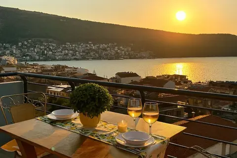 Panoramic Seaview Blue Nest - Stylish Getaway