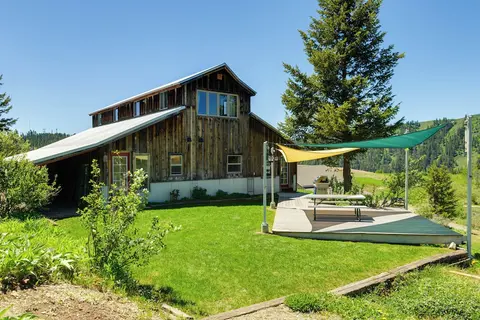 Salt River Access: Mtn-view Star Valley Cabin!