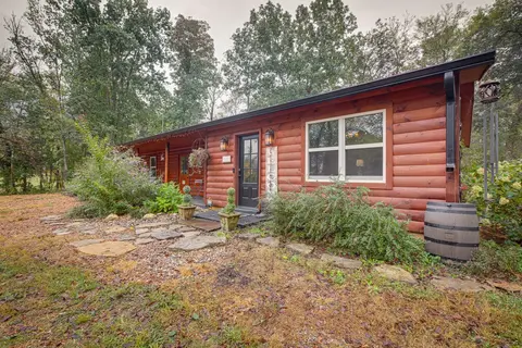 Quiet Tennessee Mountain Cabin w/ Patio