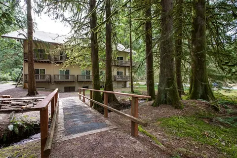 56SLL - Fireplace - Inexpensive - Kitchenette - Sleeps 4