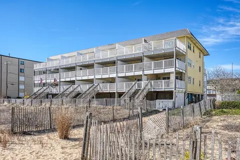 Beachcrest 17 1 Bedroom Condo by RedAwning