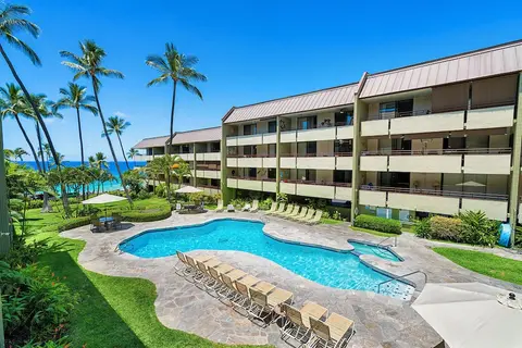Honu Hale Minutes Away From the Beach!