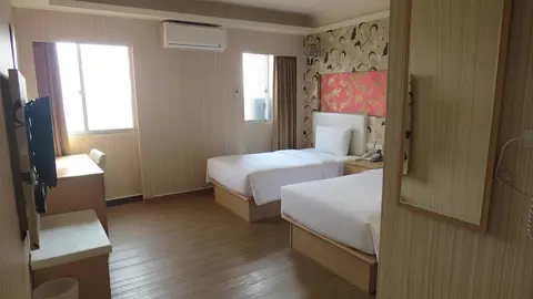 Sky 1 Hotel